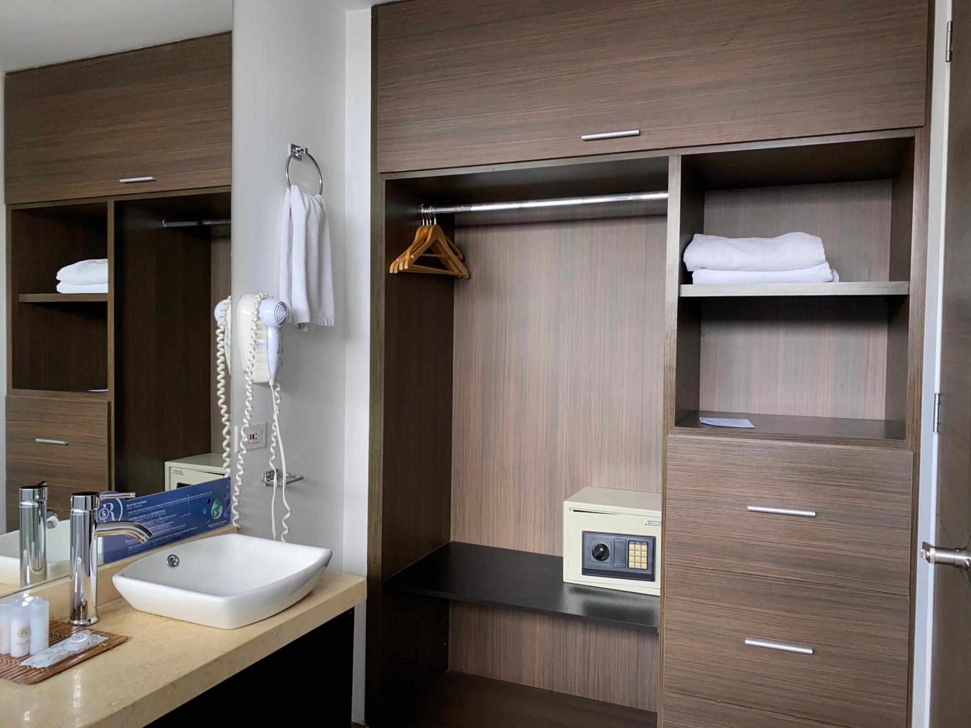 Hotel Apartamentos Regency La Feria Bogotá Camera foto