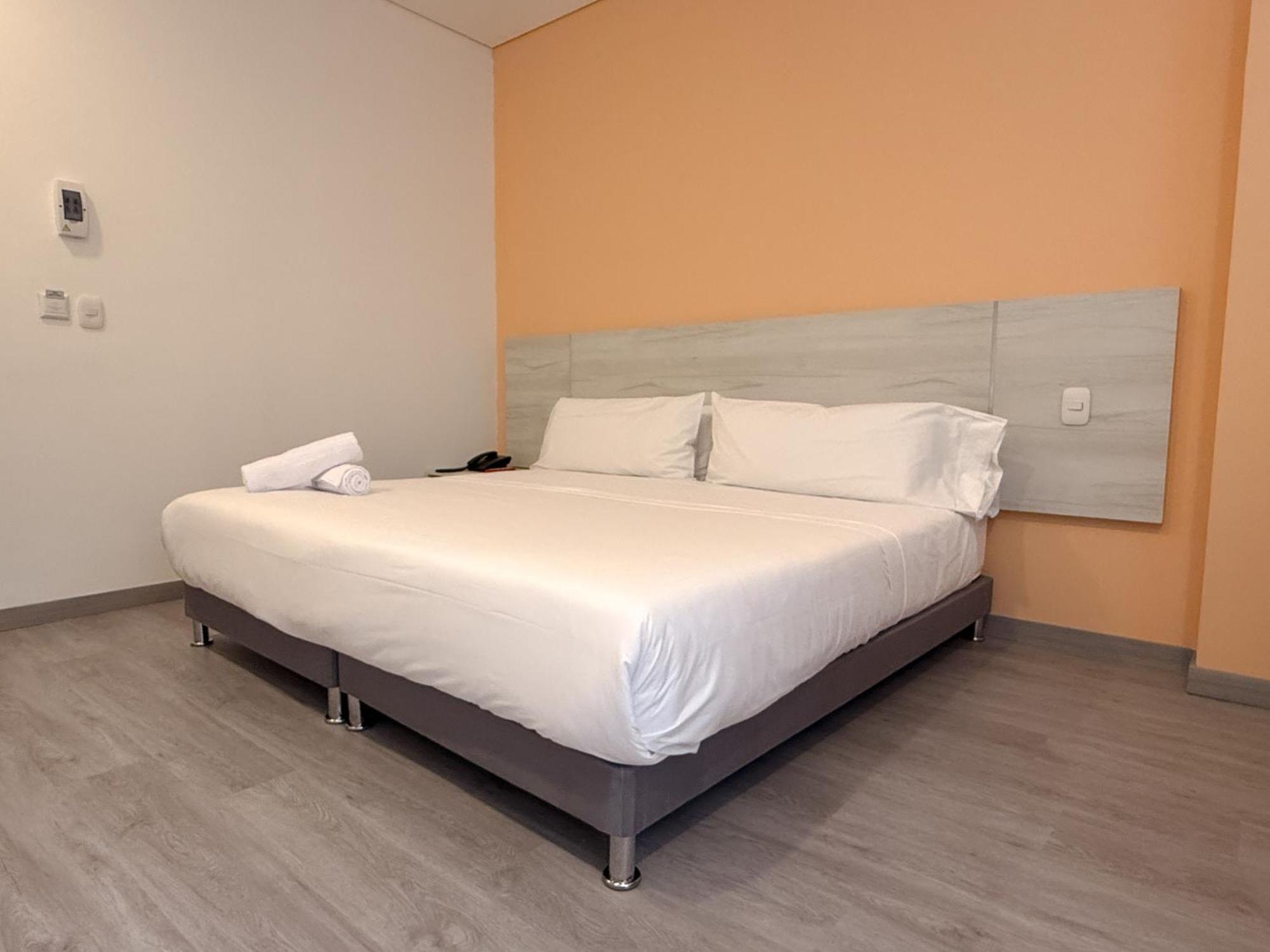 Hotel Apartamentos Regency La Feria Bogotá Esterno foto