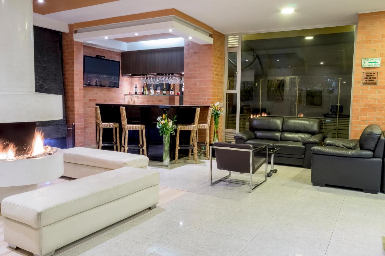 Hotel Apartamentos Regency La Feria Bogotá Esterno foto